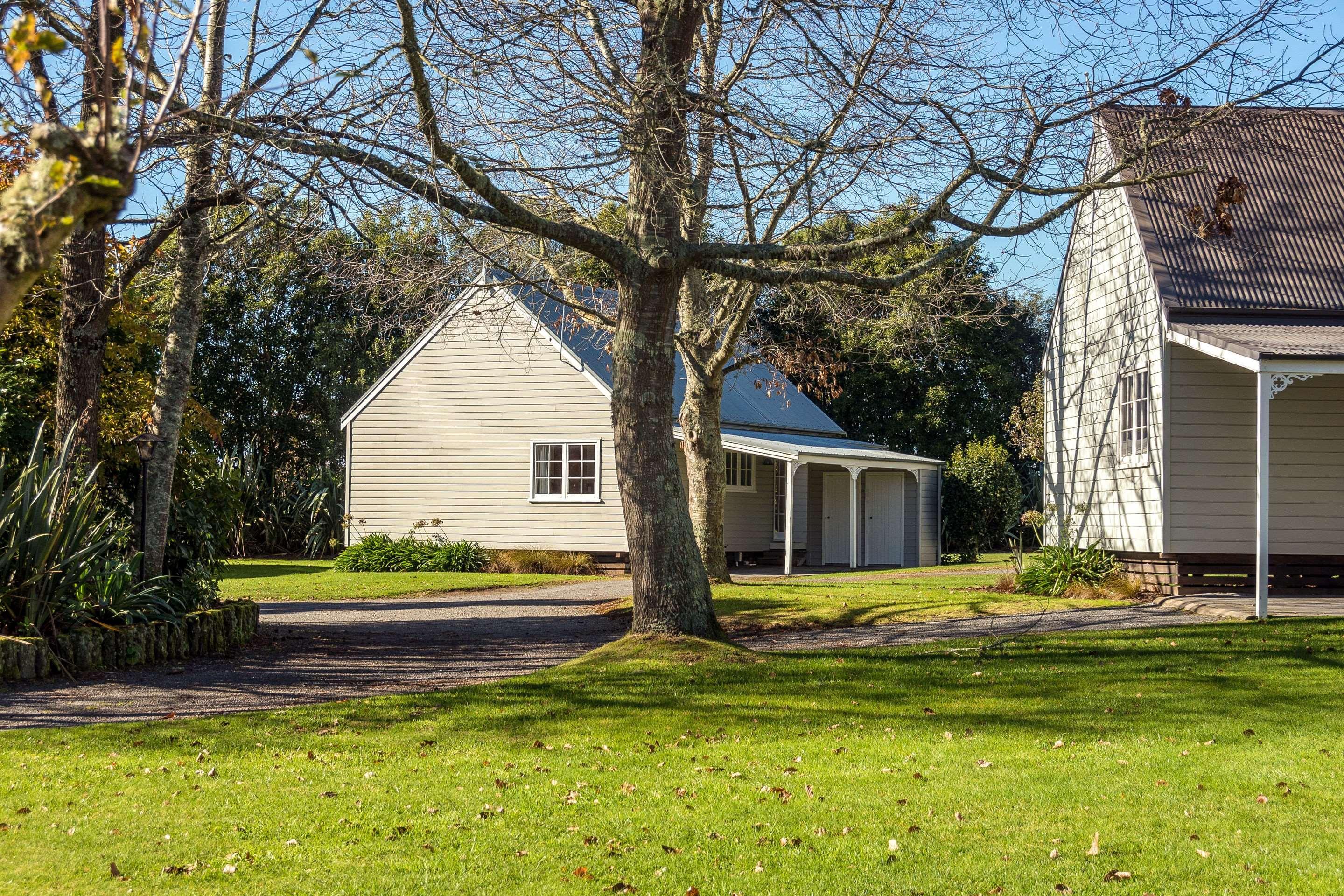 Huka Falls Resort Таупо Екстериор снимка The stable