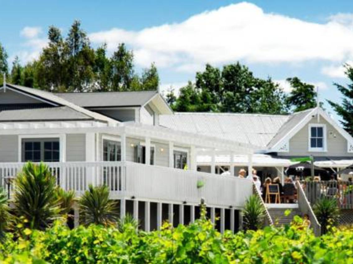 Huka Falls Resort Таупо Екстериор снимка The Village at Wairau
