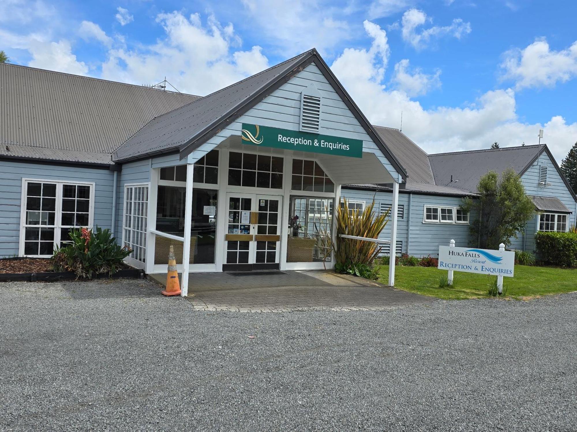 Huka Falls Resort Таупо Екстериор снимка Reception and Enquiries
