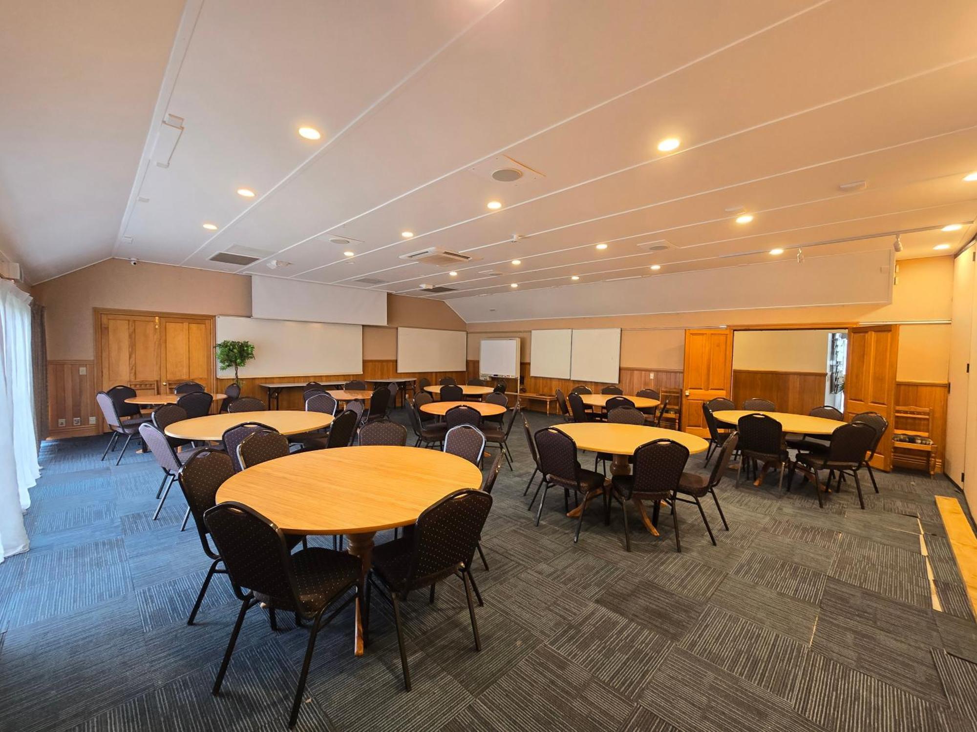 Huka Falls Resort Таупо Екстериор снимка The meeting room at the National Institute of Water and Atmospheric Research