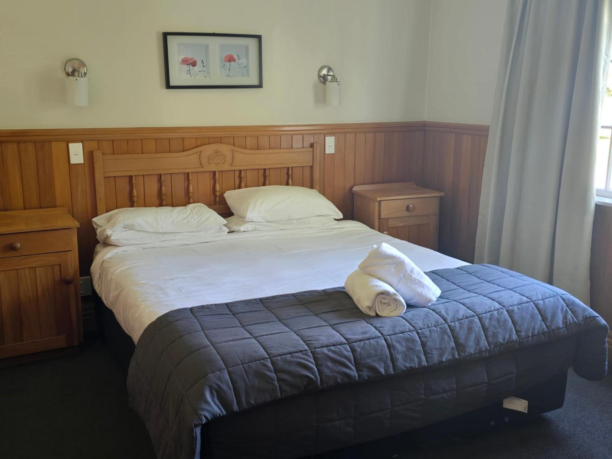 Huka Falls Resort Таупо Екстериор снимка A bedroom at the hotel
